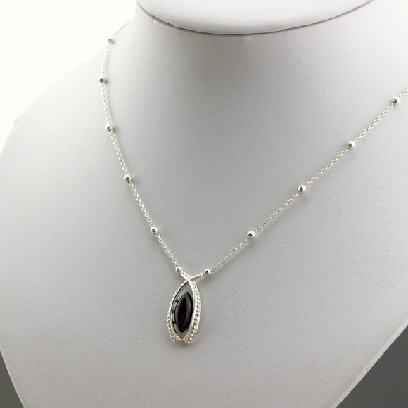 Sterling silver necklace with natural Baltic amber - Picture 2 of 11